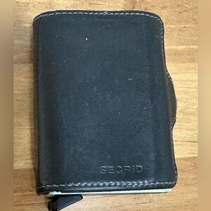 Secrid Black Leather Twin wallet